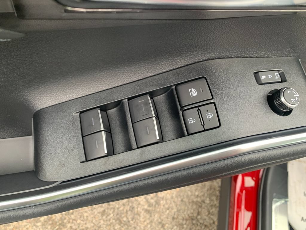 New 2026 Toyota Highlander Platinum AWD/4WD image 12