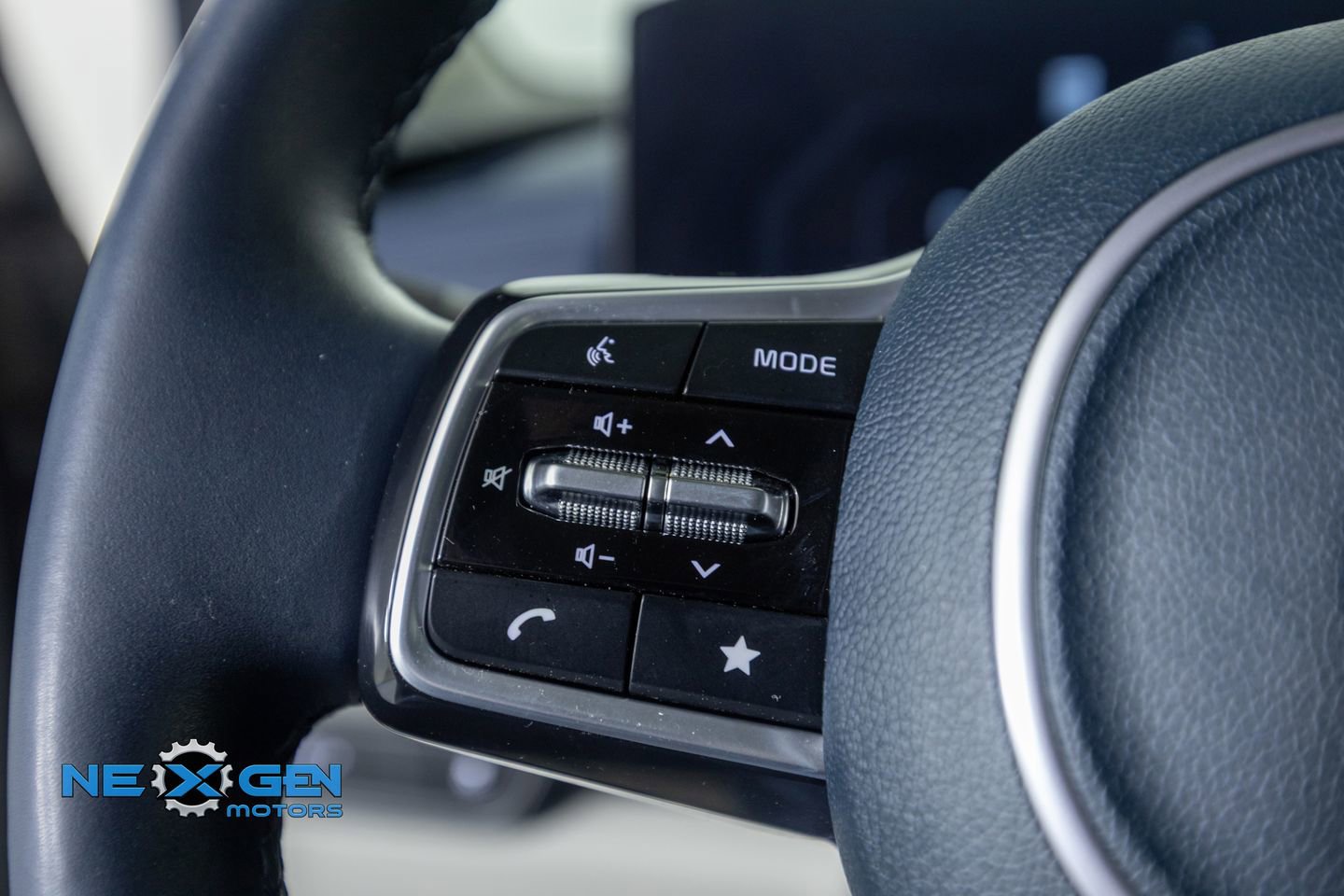 Used 2025 Kia Carnival SX Prestige FWD image 14