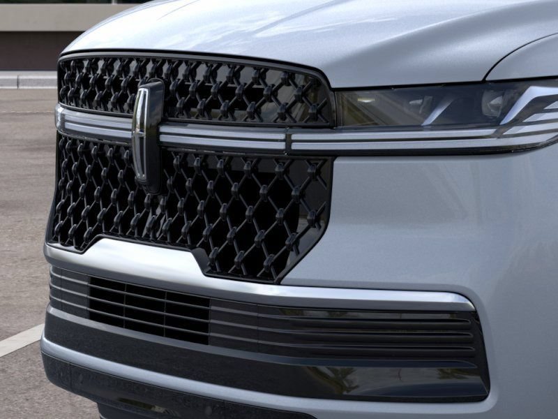 New 2026 Lincoln Navigator Reserve w/ Jet Appearance Package AWD/4WD image 17