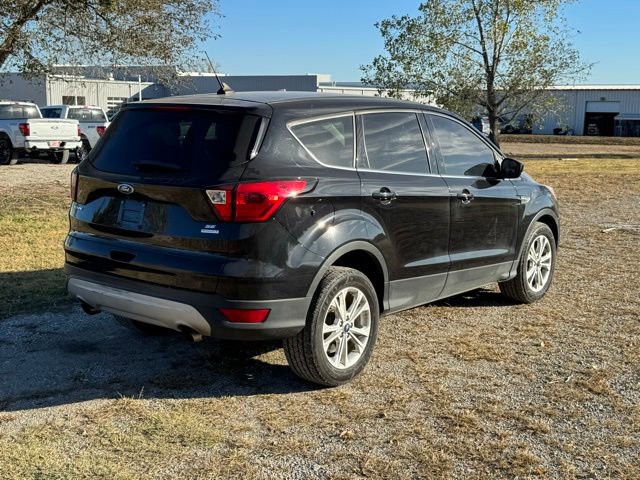 Used 2019 Ford Escape SE image 5