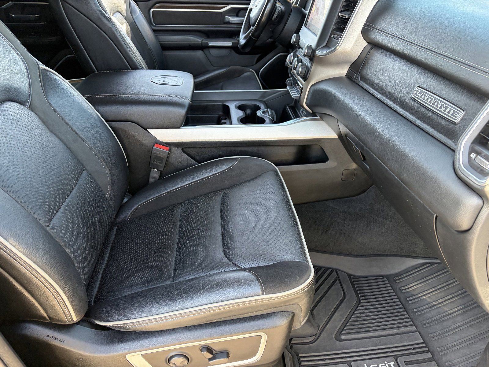 Used 2022 RAM 1500 Laramie AWD/4WD image 14