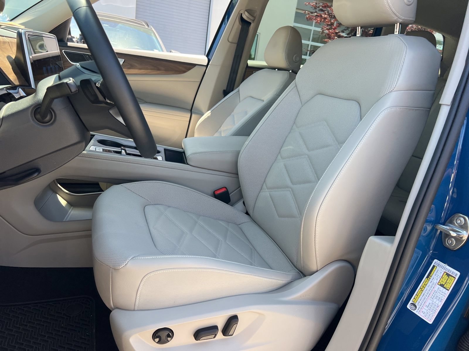 Certified 2026 Volkswagen Atlas SE FWD image 31