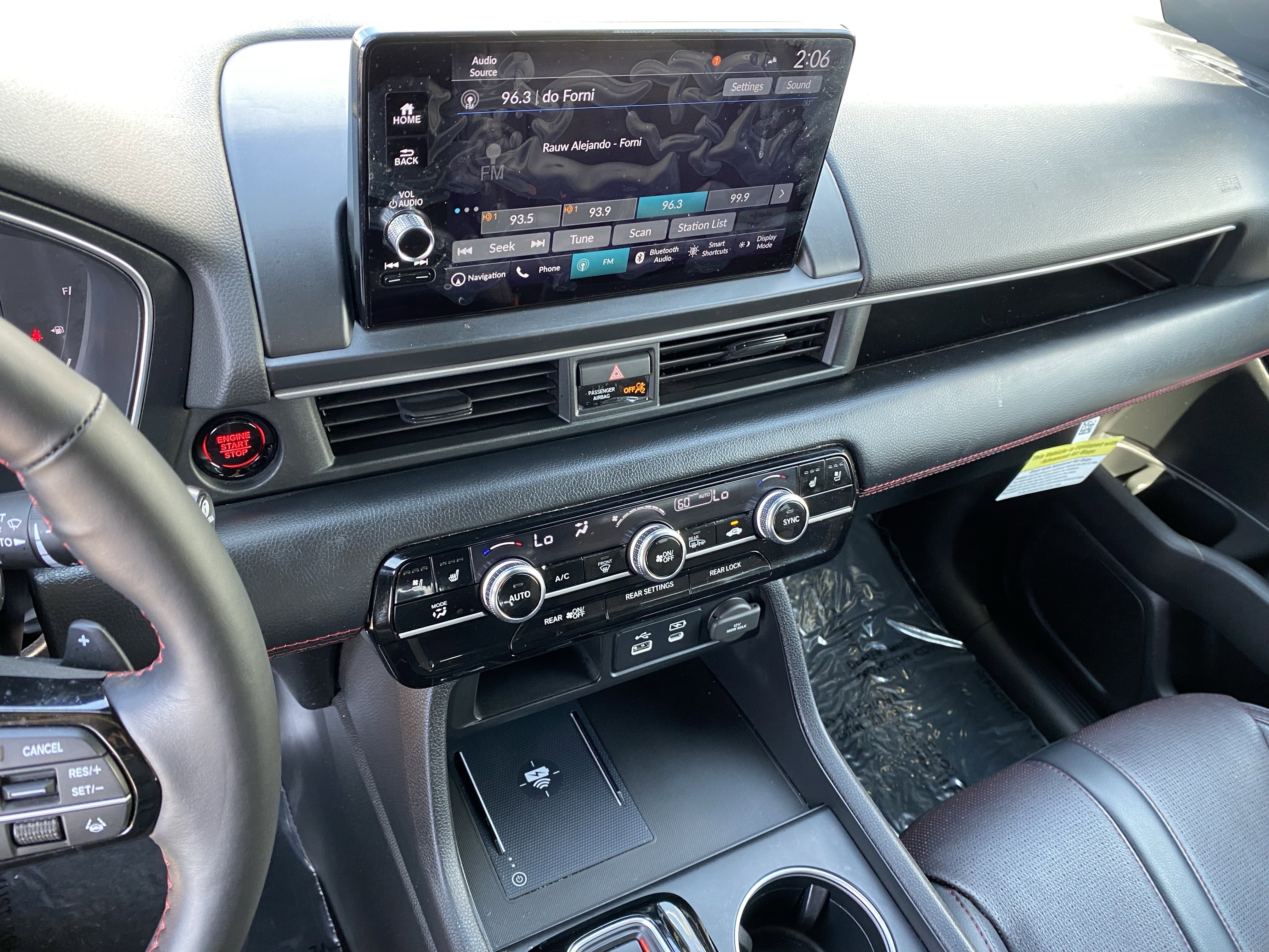 Used 2025 Honda Pilot Black Edition image 18