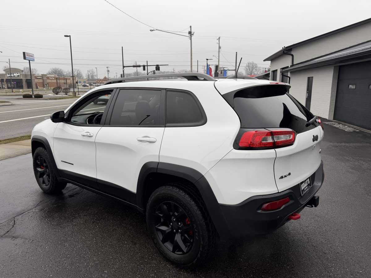 Used 2016 Jeep Cherokee Trailhawk w/ Comfort/Convenience Group image 3