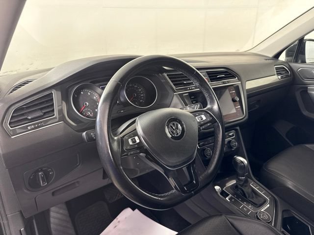 Used 2018 Volkswagen Tiguan SEL AWD/4WD image 17