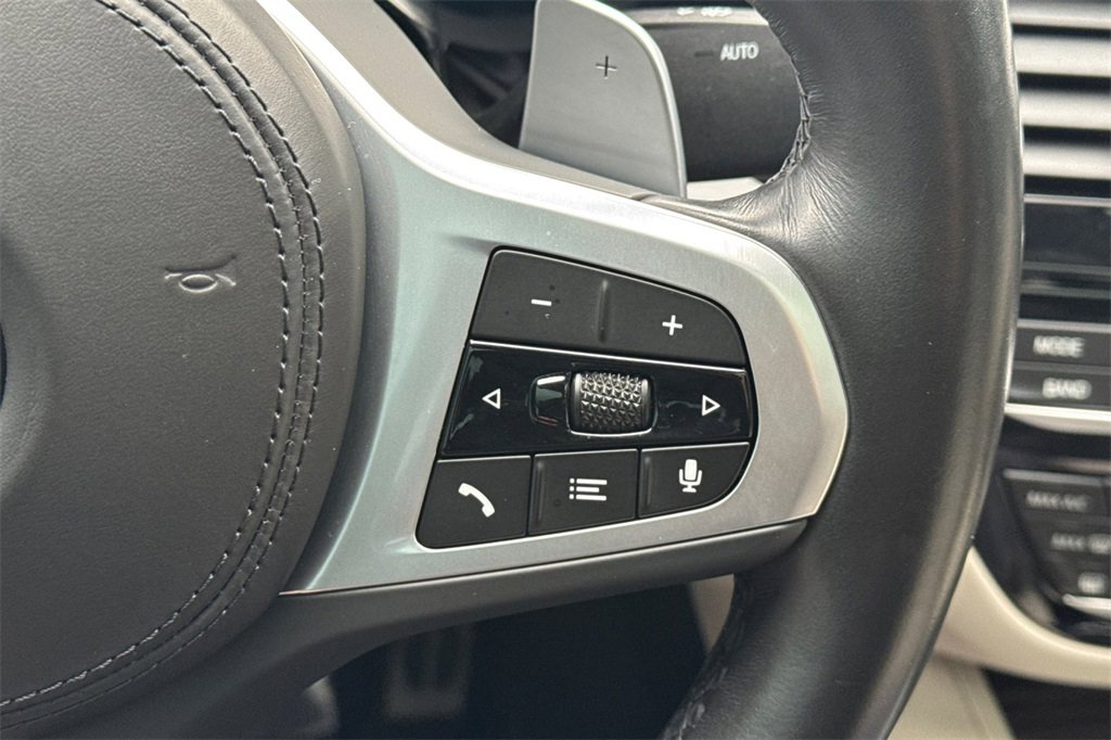 Used 2022 BMW M550i xDrive w/ Executive Package image 30