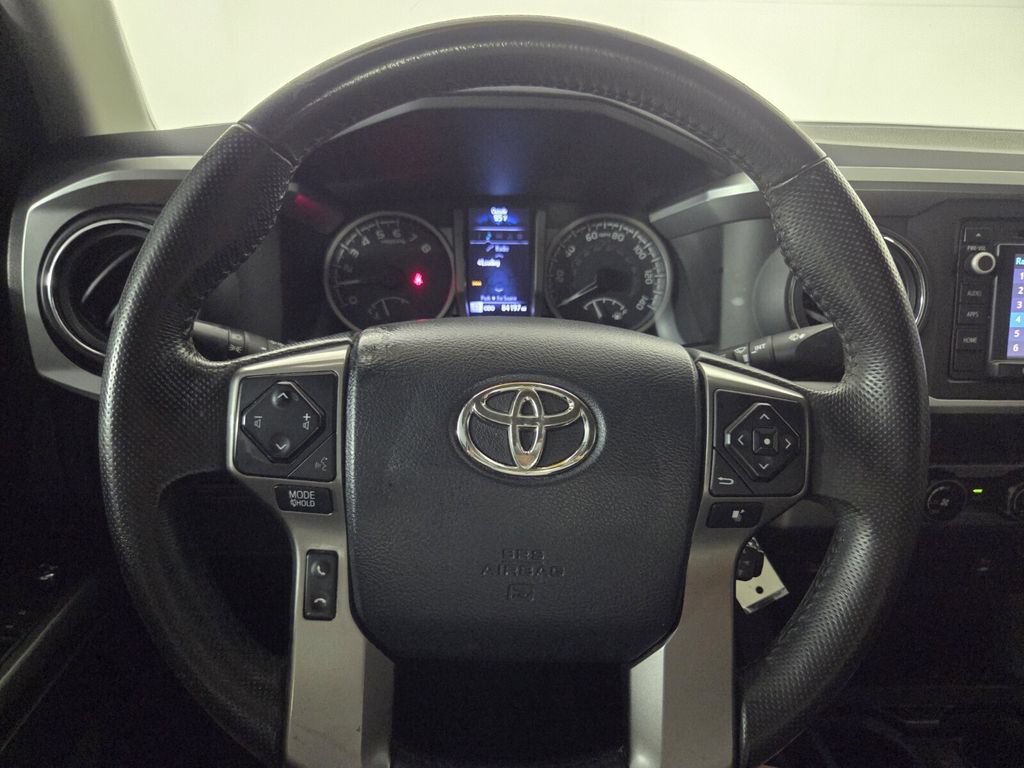 Used 2017 Toyota Tacoma TRD Sport RWD image 16