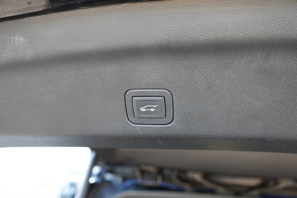 Certified 2025 Chevrolet Tahoe LT AWD/4WD image 24