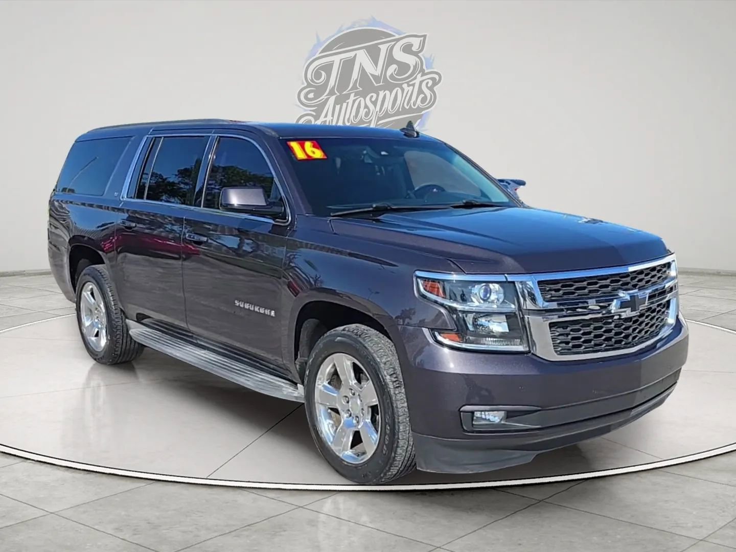 Used 2016 Chevrolet Suburban LT w/ Luxury Package AWD/4WD image 3