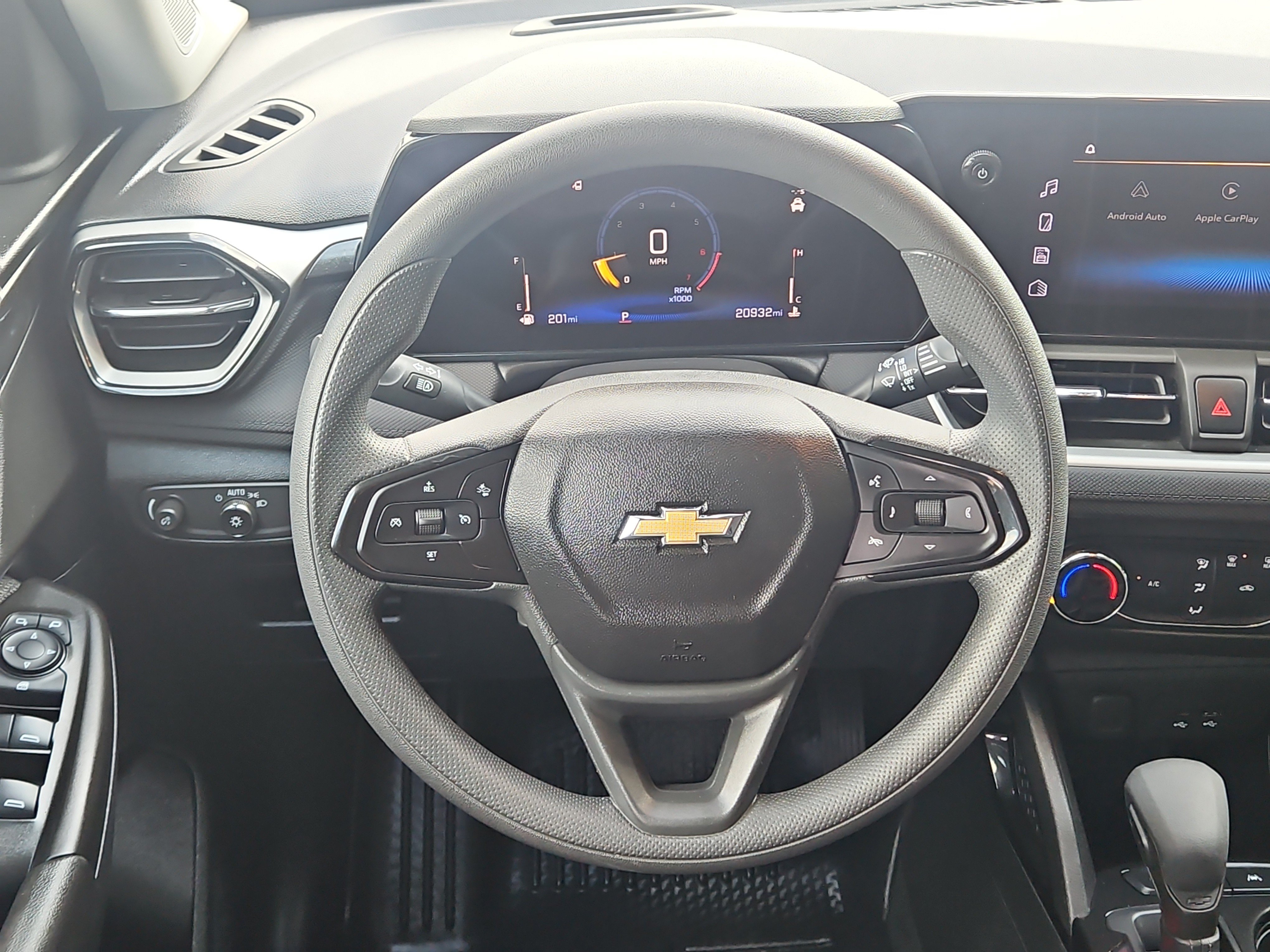 Used 2024 Chevrolet TrailBlazer LS w/ LS Convenience Package FWD image 10
