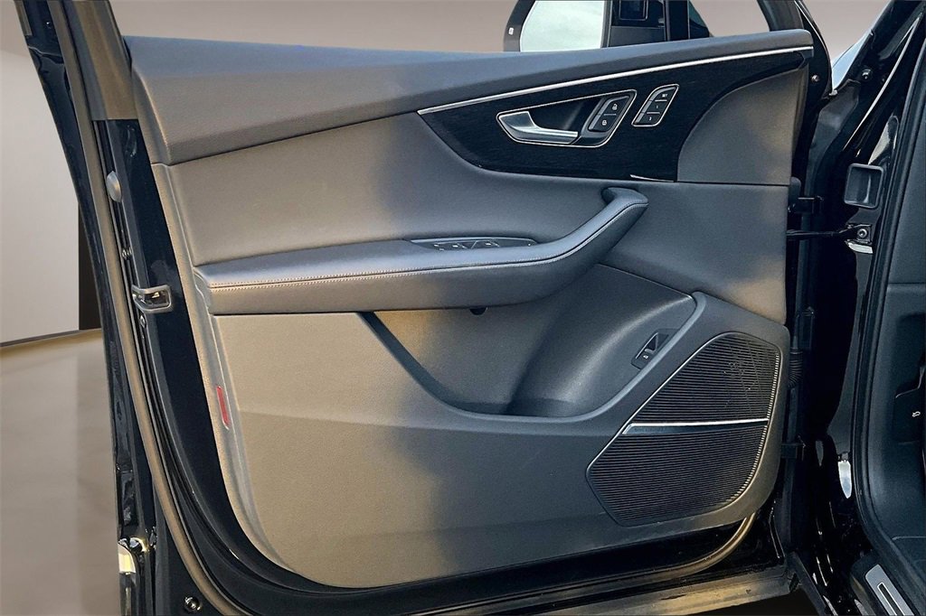 Used 2023 Audi Q7 3.0T Premium Plus image 18