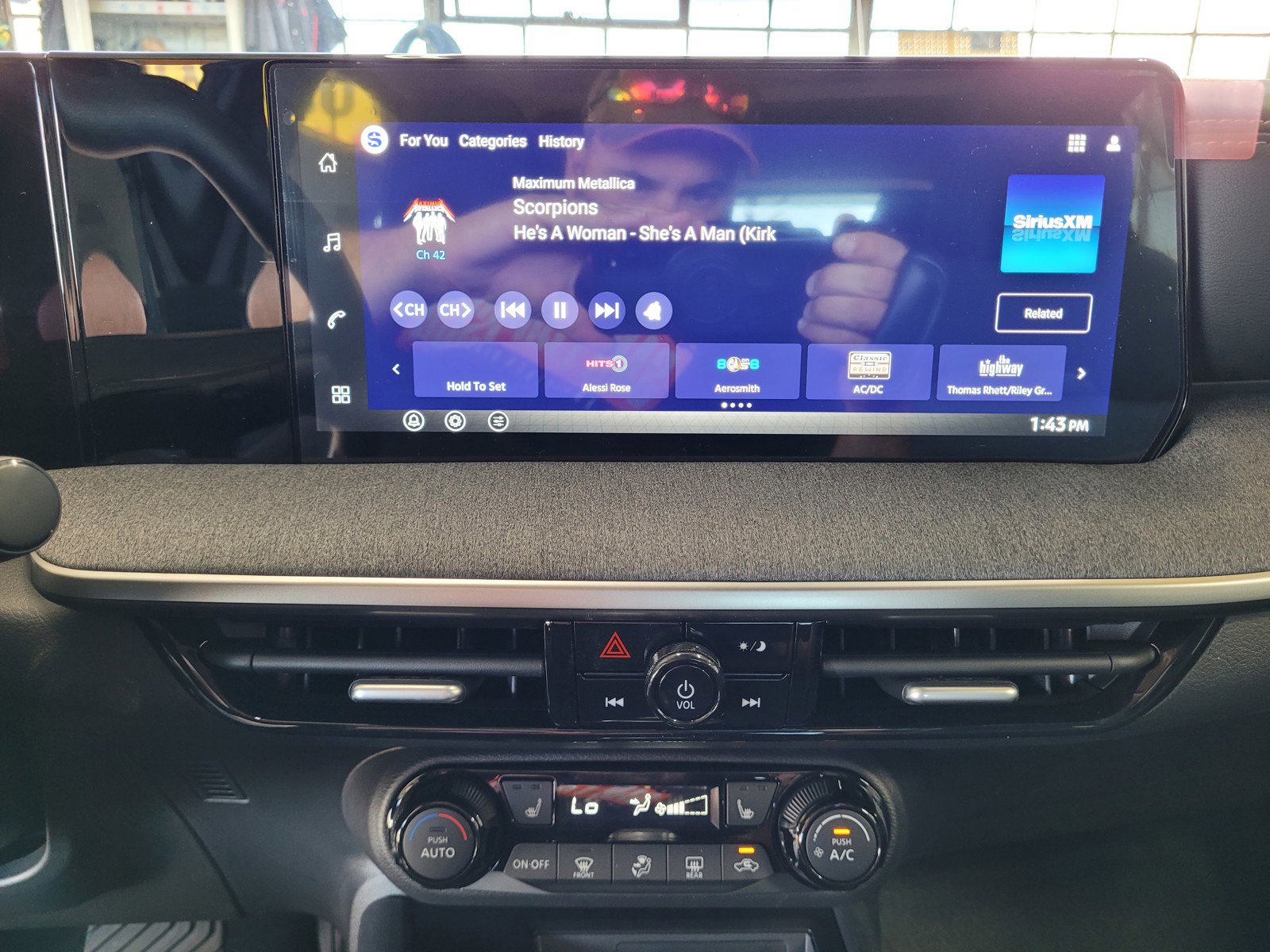 New 2026 Nissan Kicks SV w/ SV Premium Package image 10