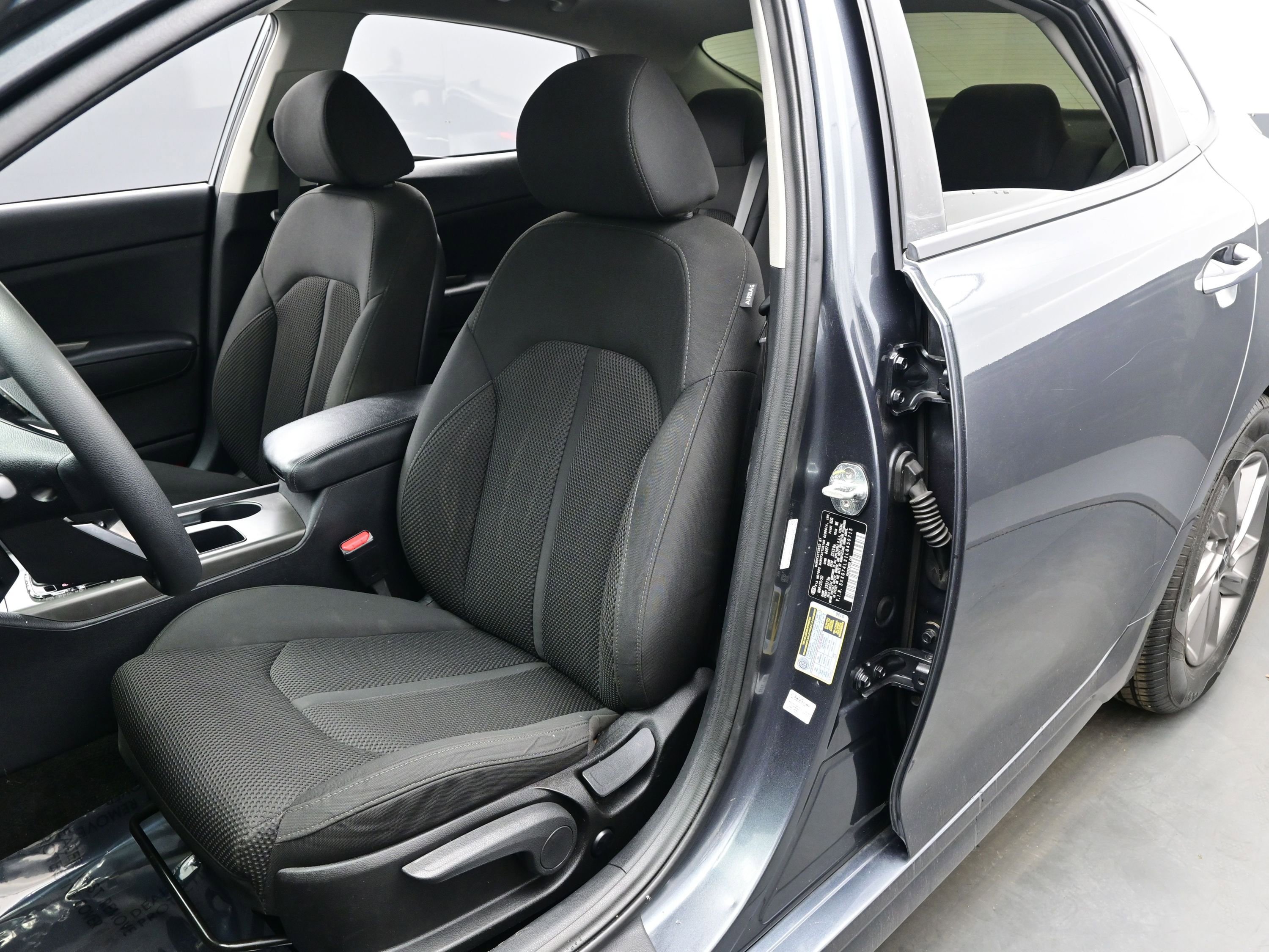 Used 2020 Kia Optima LX image 11