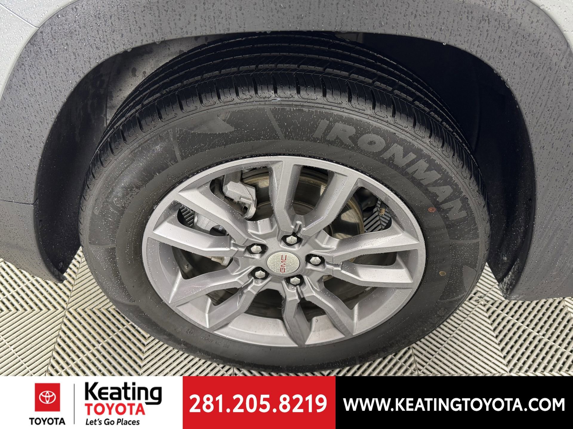 Used 2024 GMC Terrain SLT image 29