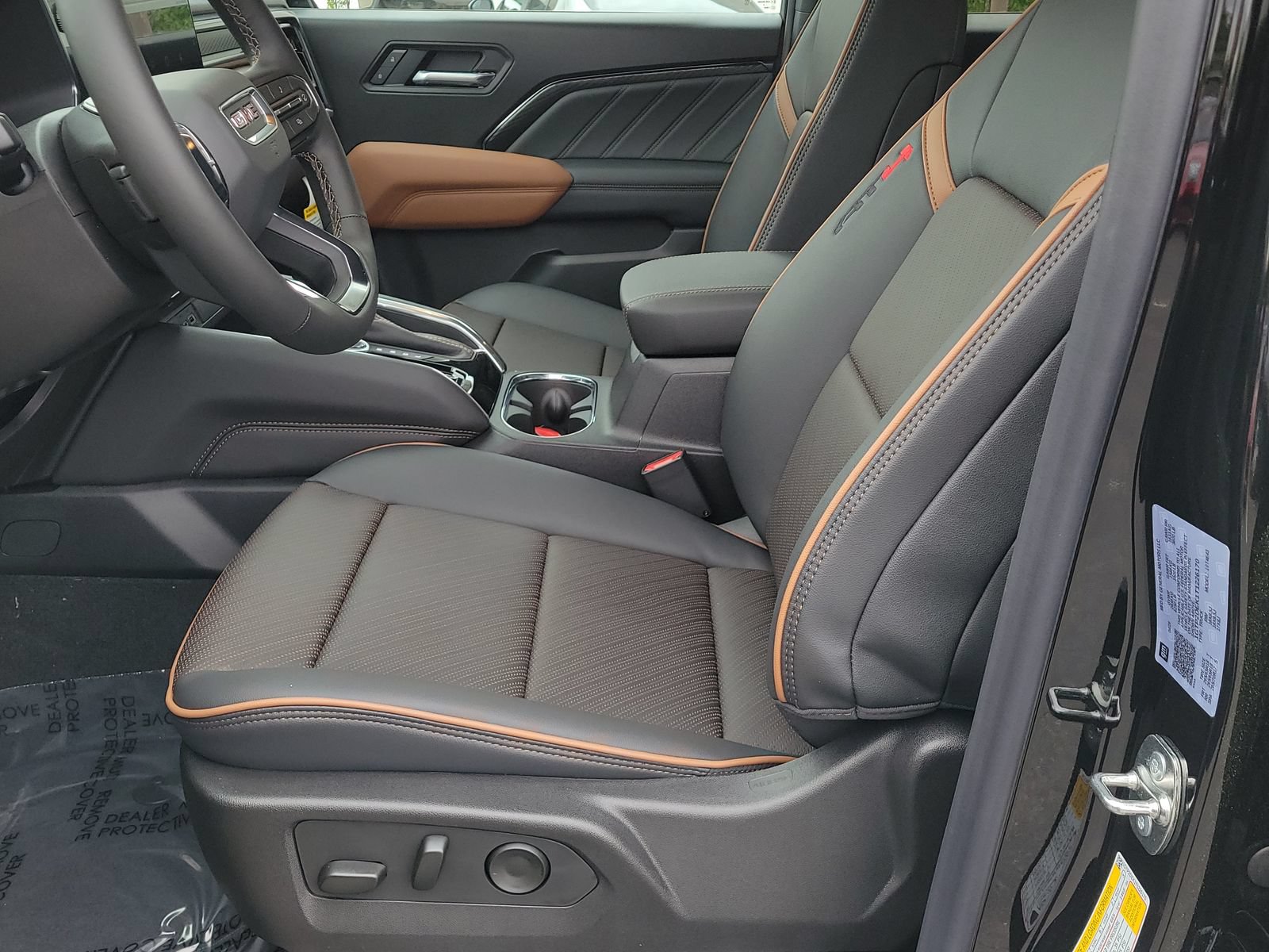 New 2026 GMC Canyon AT4 w/ Technology Plus Package AWD/4WD image 9