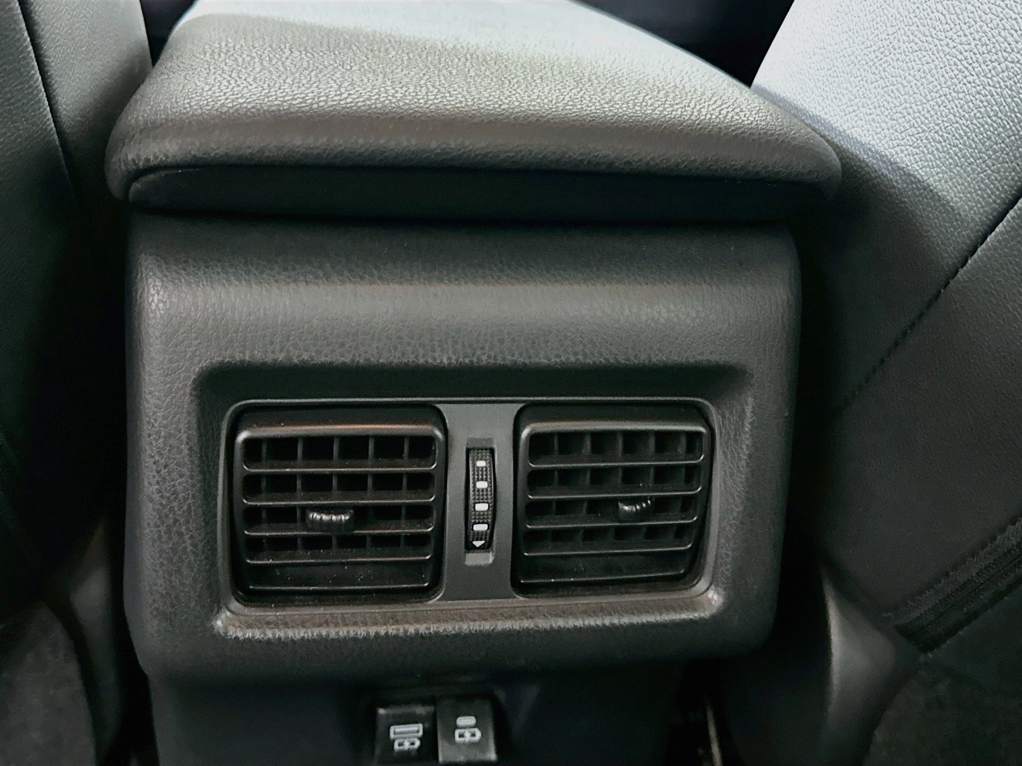Used 2025 Toyota Camry SE FWD image 25