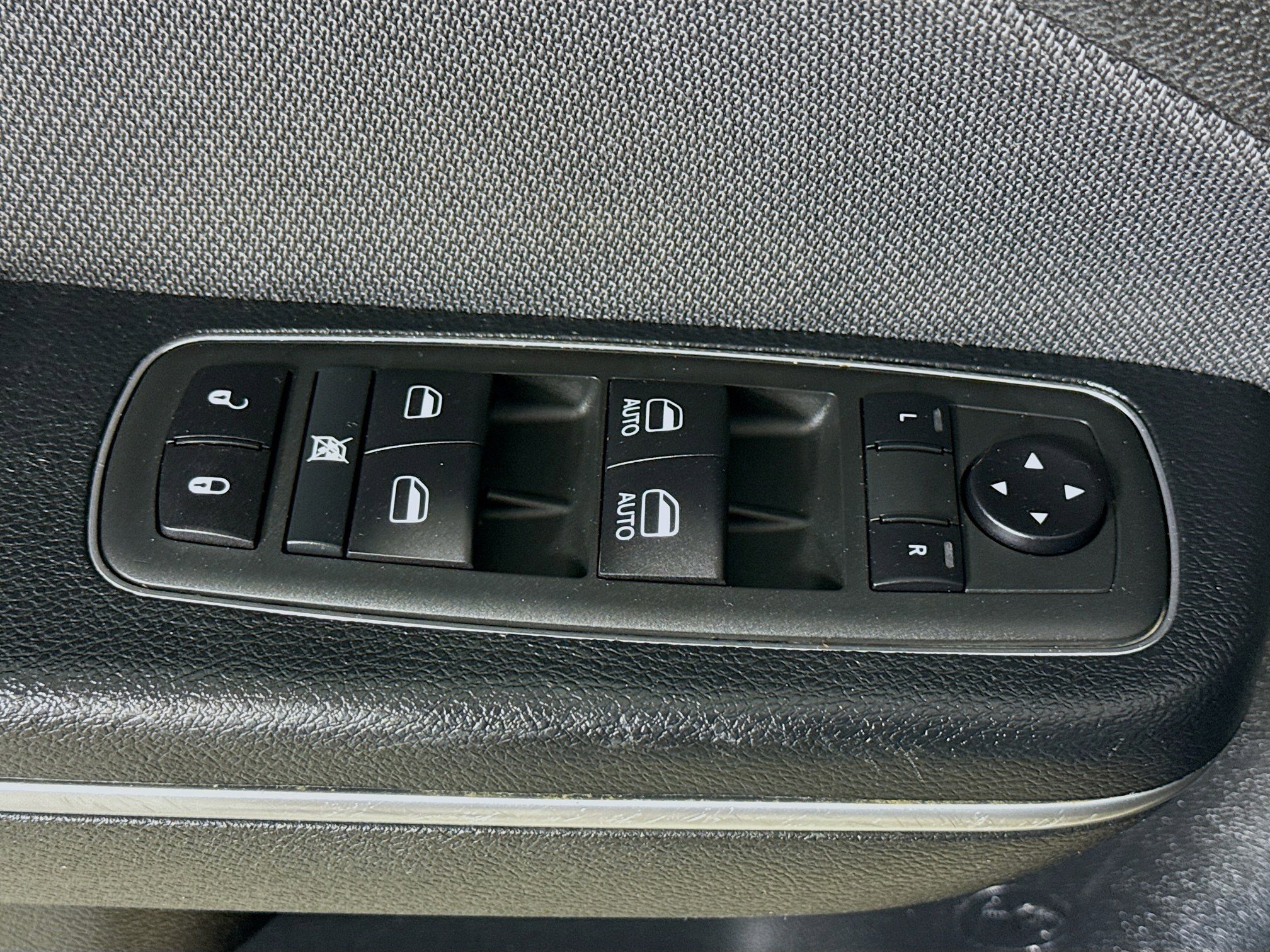 Used 2016 Dodge Charger SE w/ Popular Equipment Group image 23