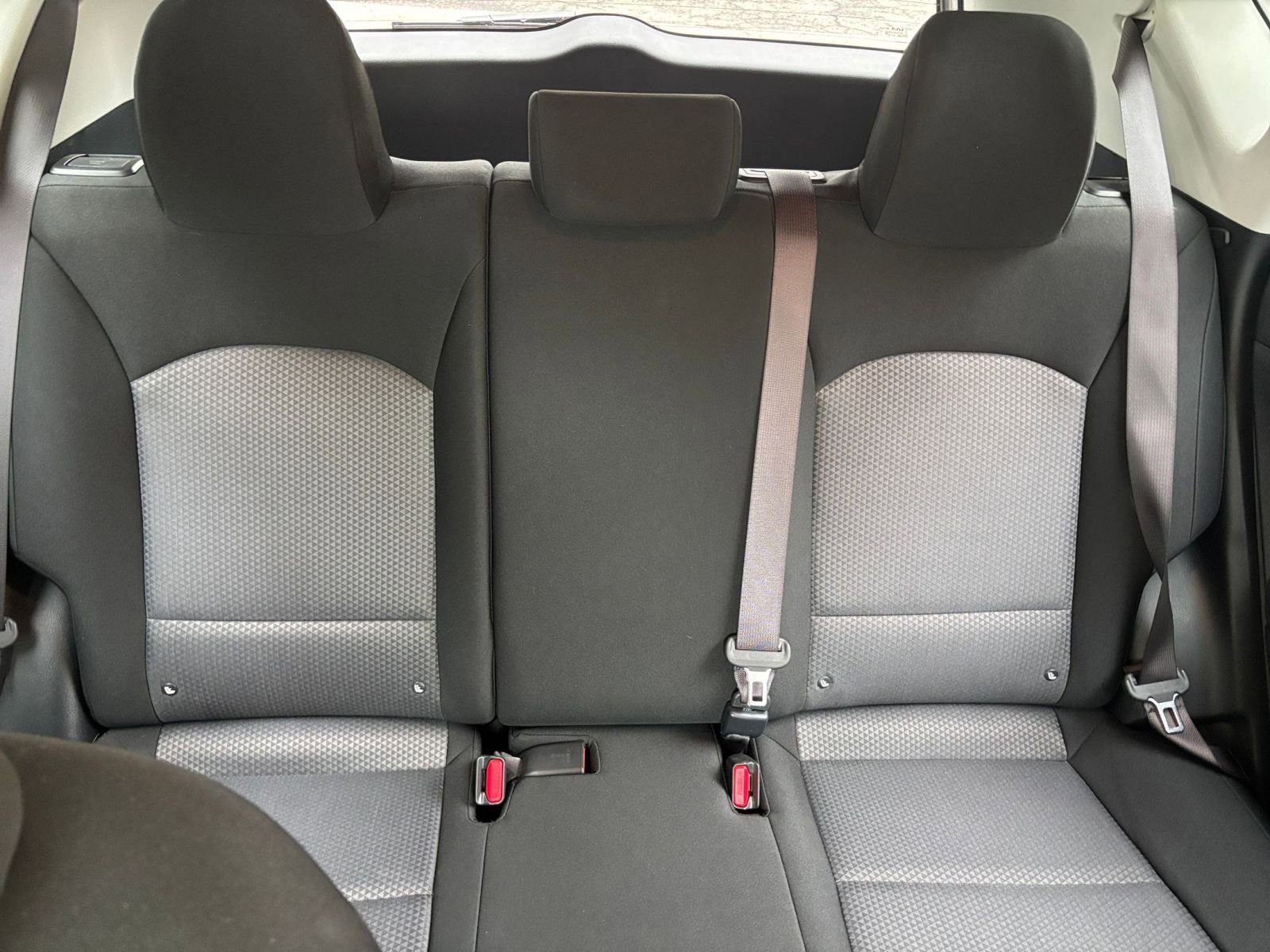 Used 2025 Kia Soul LX w/ LX Technology Package FWD image 33