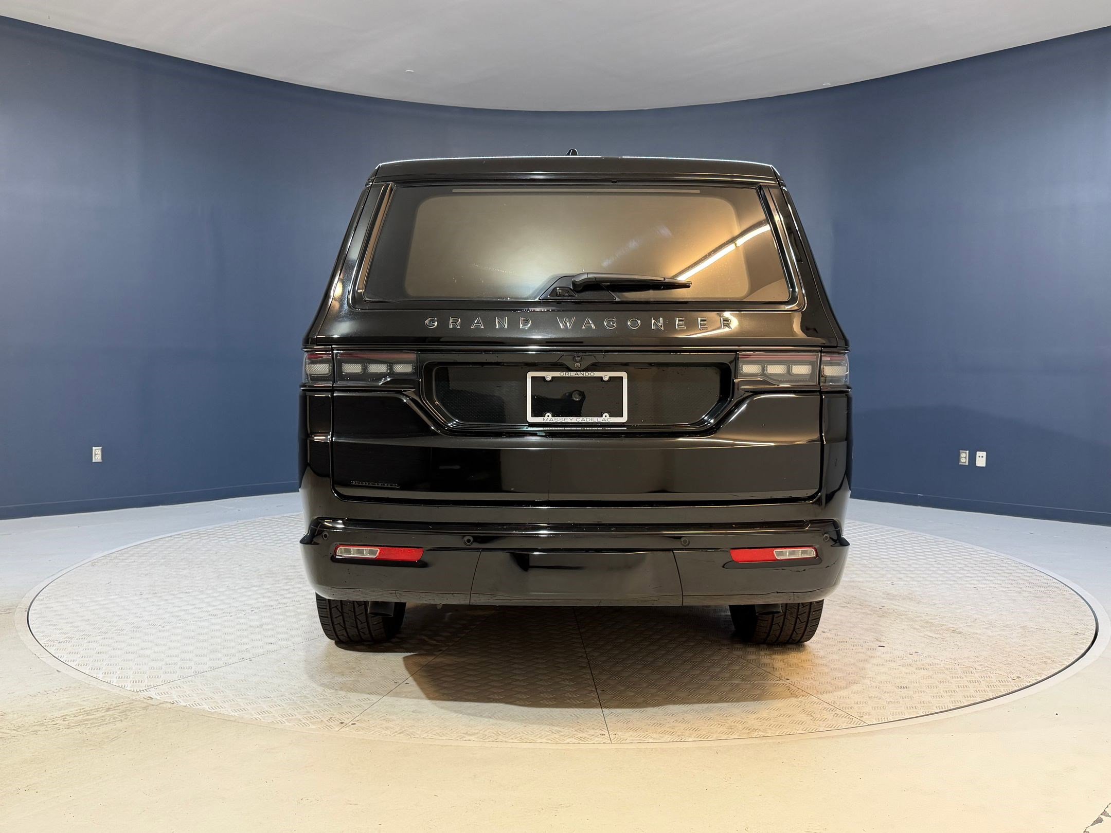 Used 2023 Jeep Grand Wagoneer Series III w/ Quick Order Packagew 28T AWD/4WD image 9
