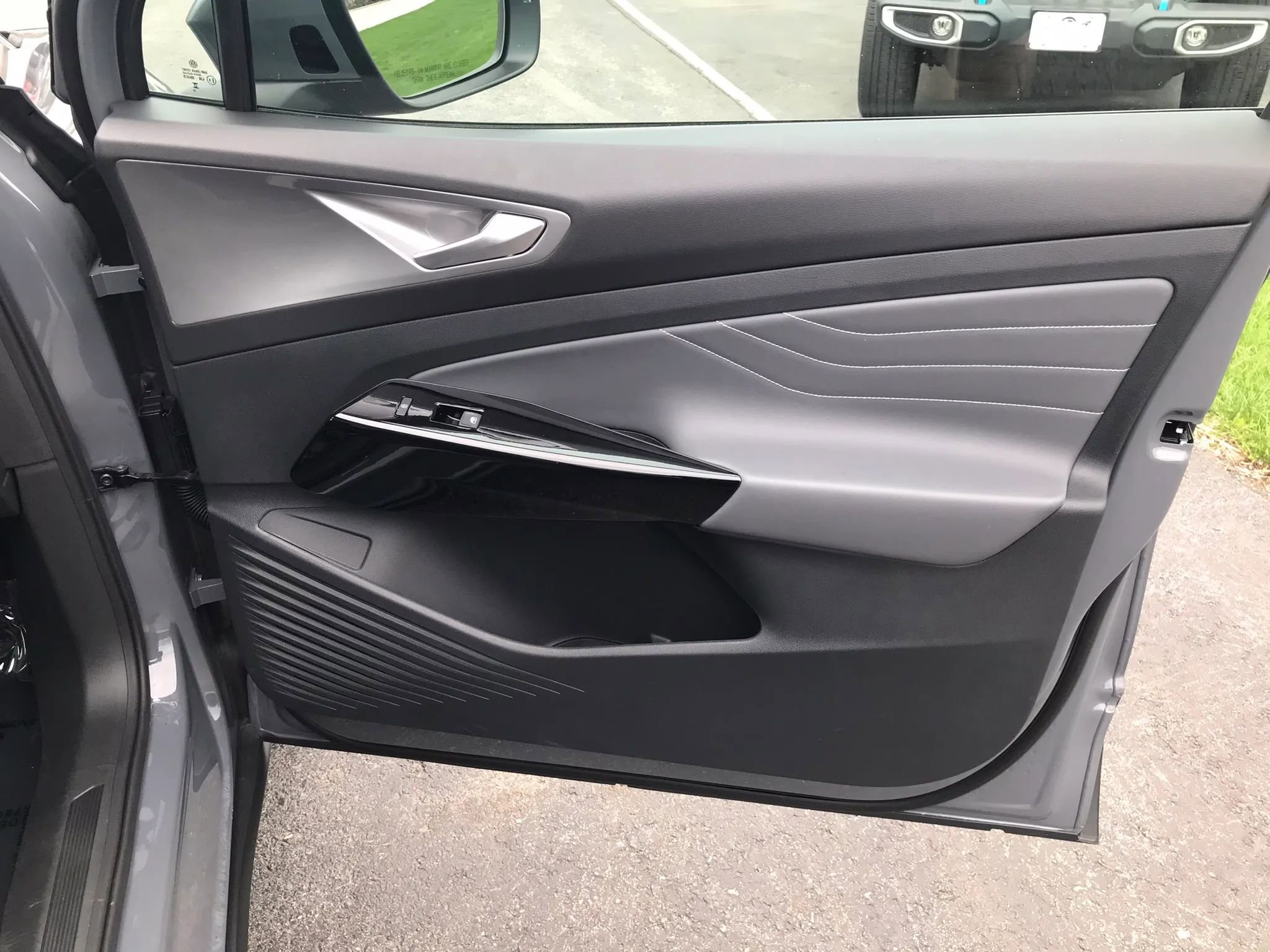 Used 2023 Volkswagen ID.4 Pro S Plus image 48