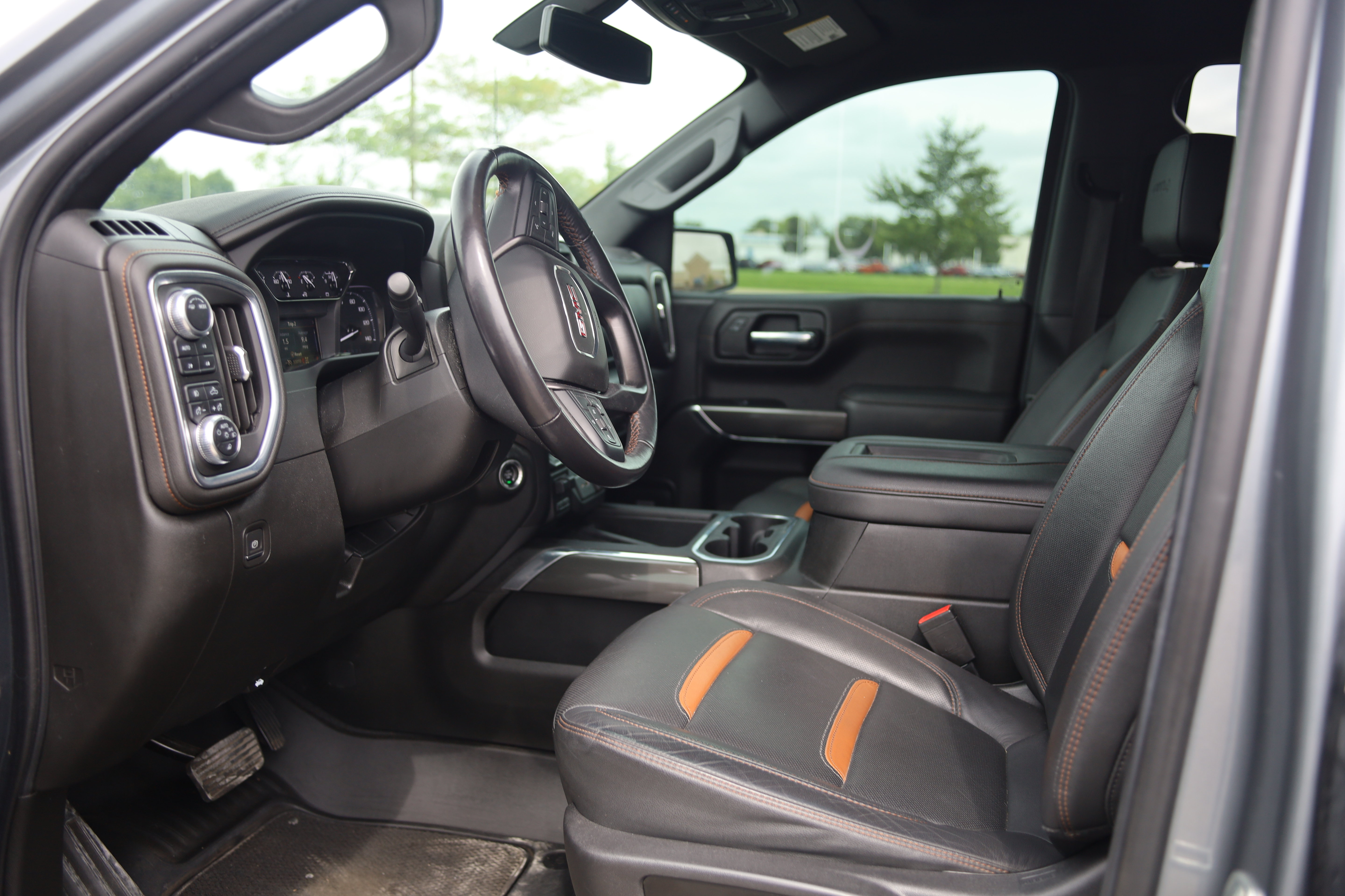 Used 2022 GMC Sierra 1500 AT4 w/ AT4 Preferred Package AWD/4WD image 12
