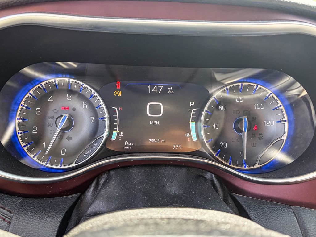 Used 2020 Chrysler Pacifica Limited FWD image 10