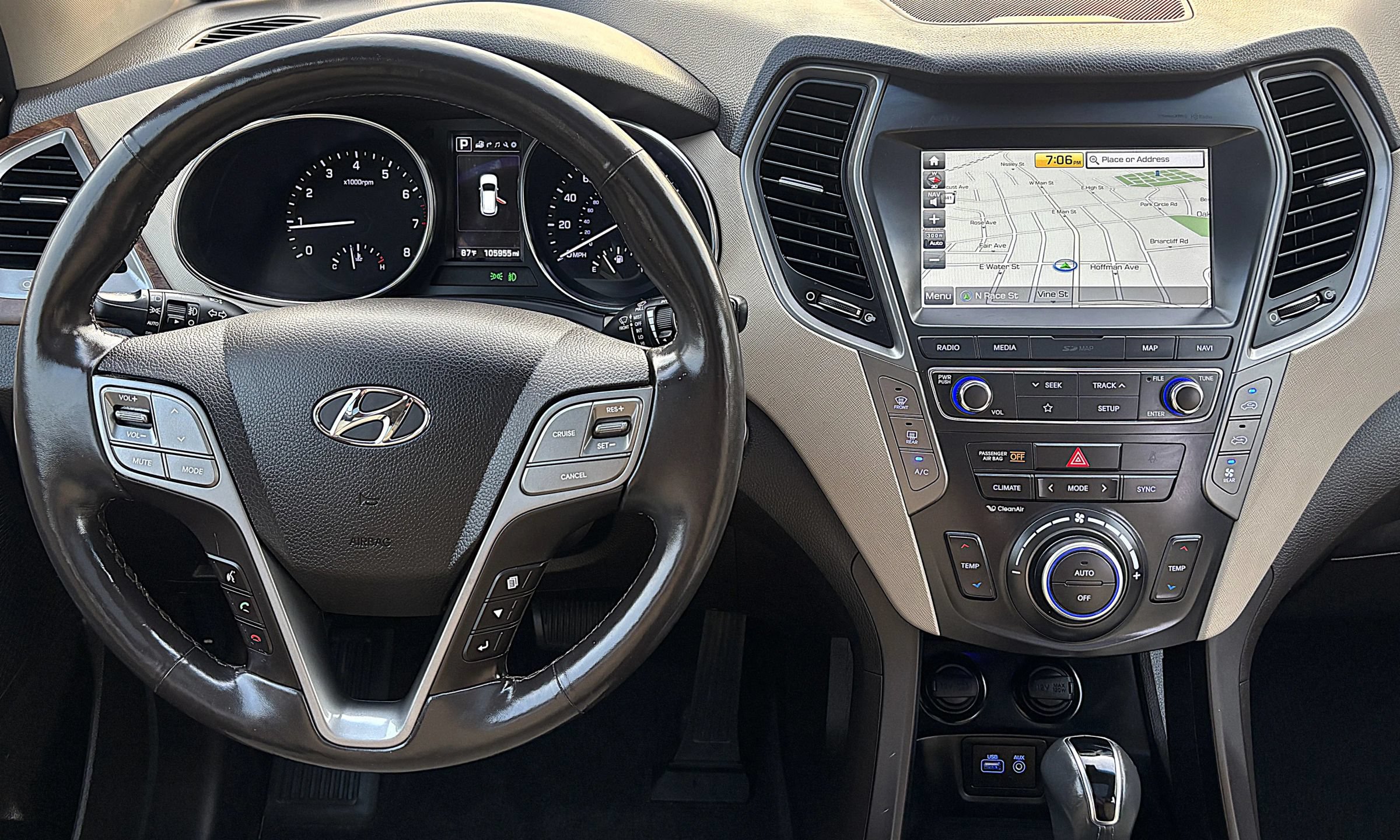 Used 2019 Hyundai Santa Fe XL AWD/4WD image 12