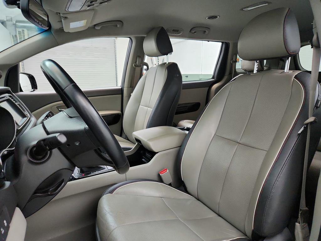 Used 2016 Kia Sedona SX FWD image 14