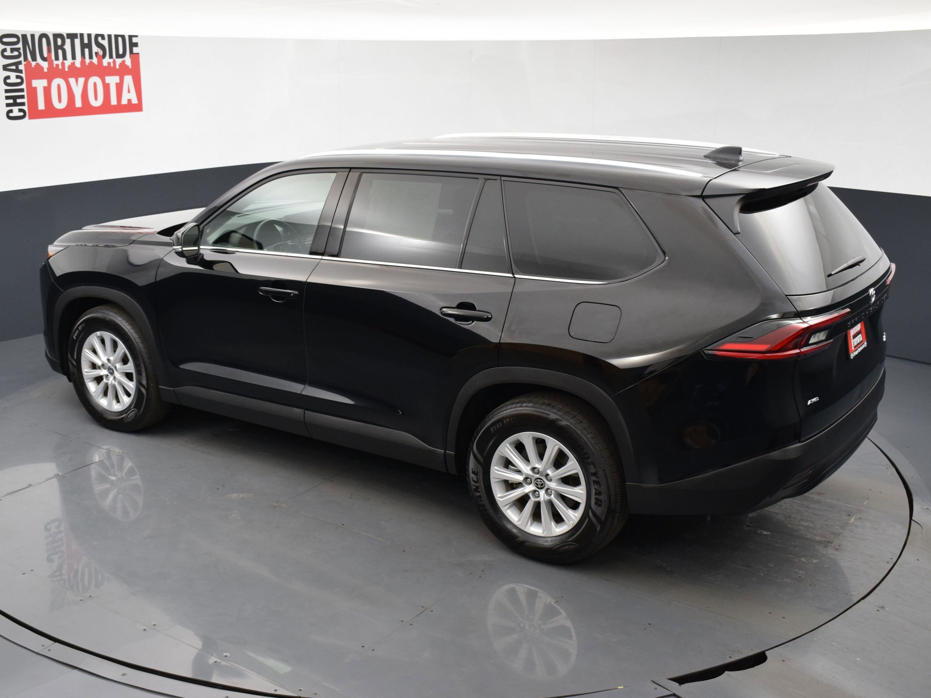 Used 2025 Toyota Grand Highlander AWD image 22