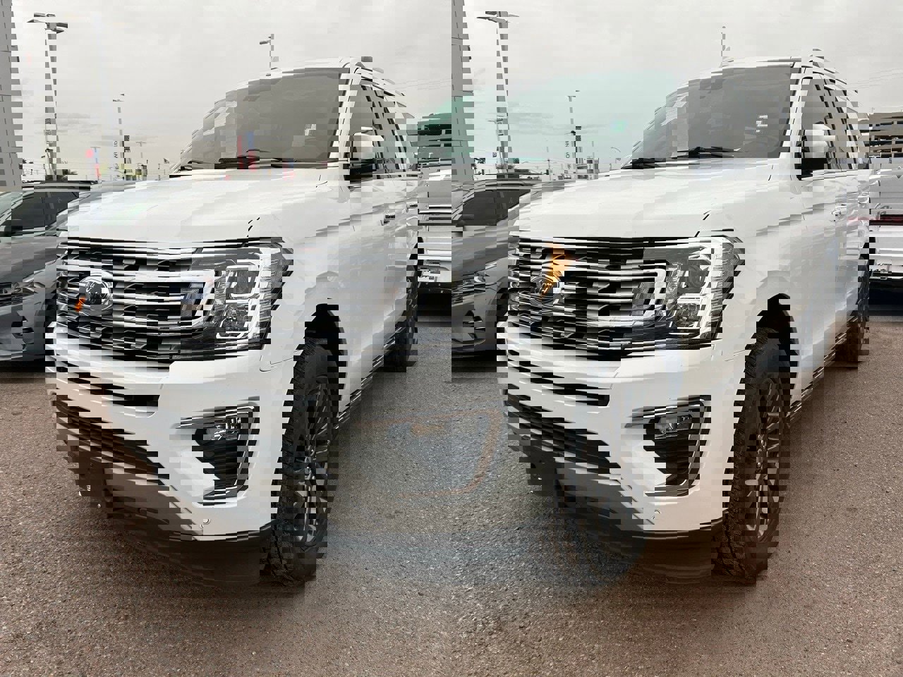 Used 2021 Ford Expedition Max Limited image 3