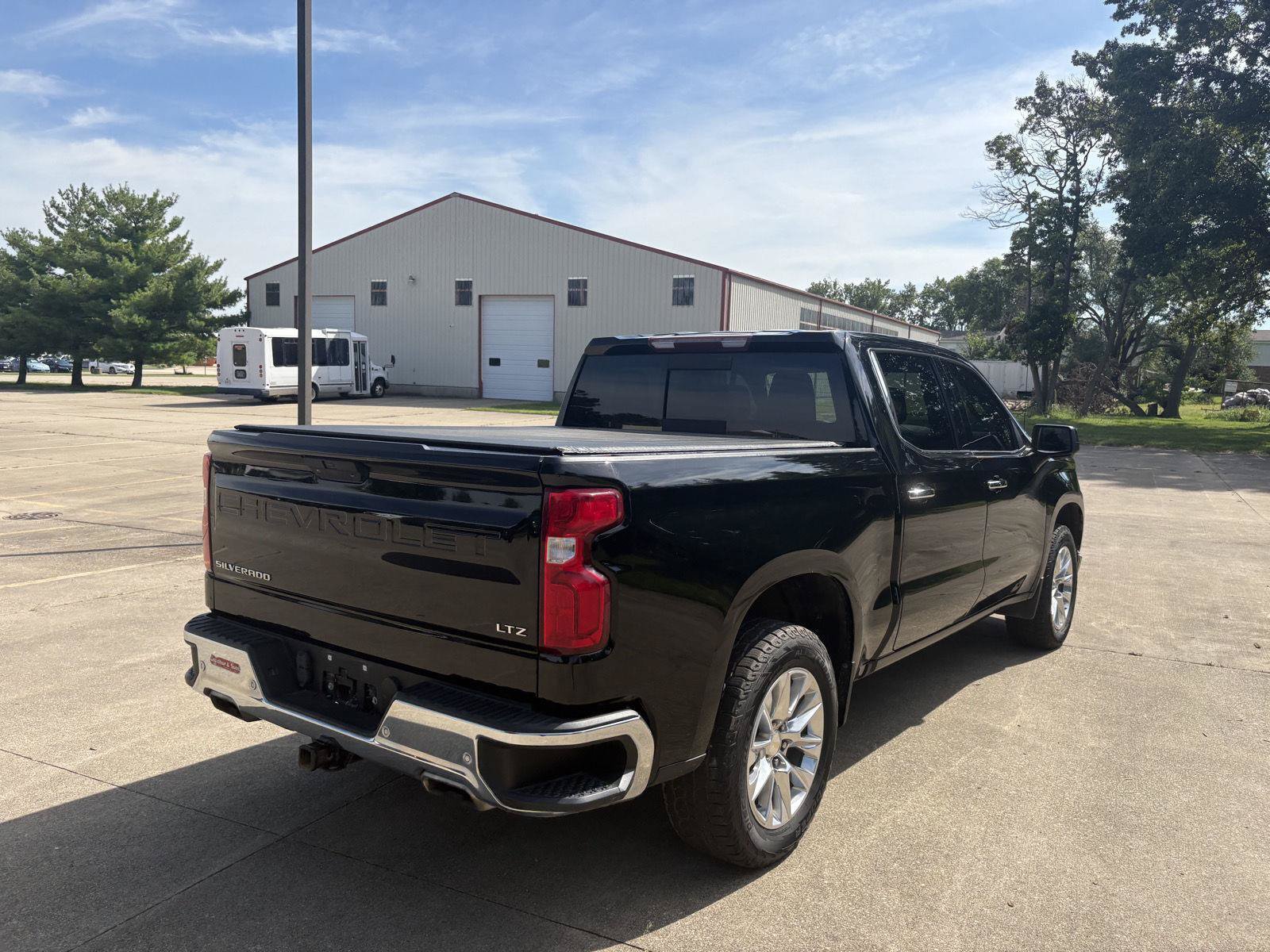 Used 2021 Chevrolet Silverado 1500 LTZ w/ Z71 Off-Road Package AWD/4WD image 6