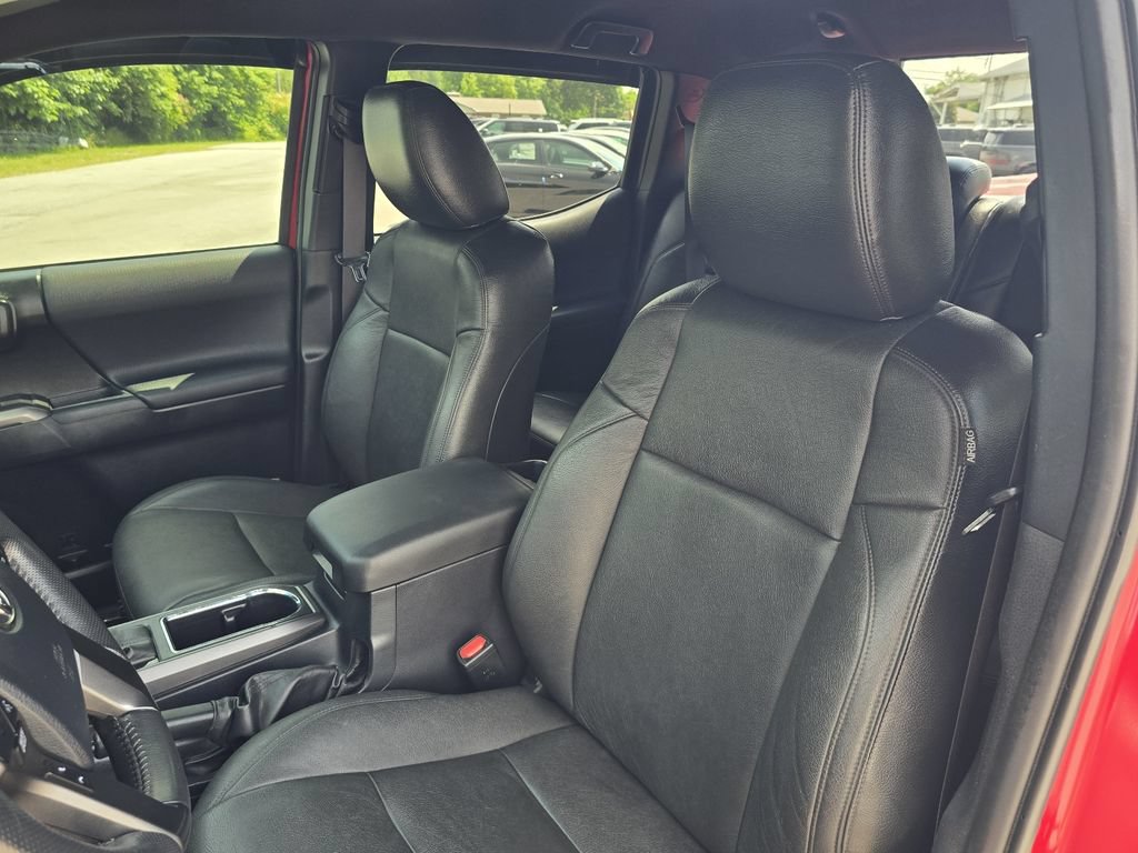 Used 2017 Toyota Tacoma TRD Sport RWD image 16
