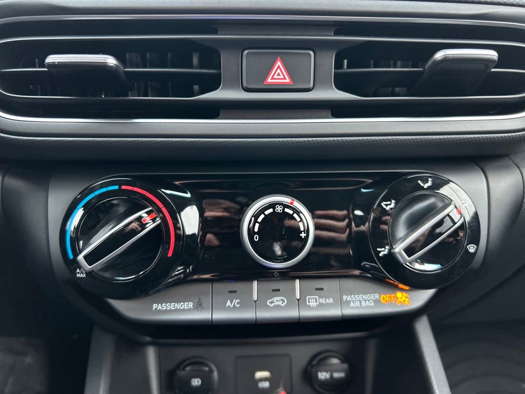 Certified 2022 Hyundai Kona SEL w/ Winter Weather Package image 19