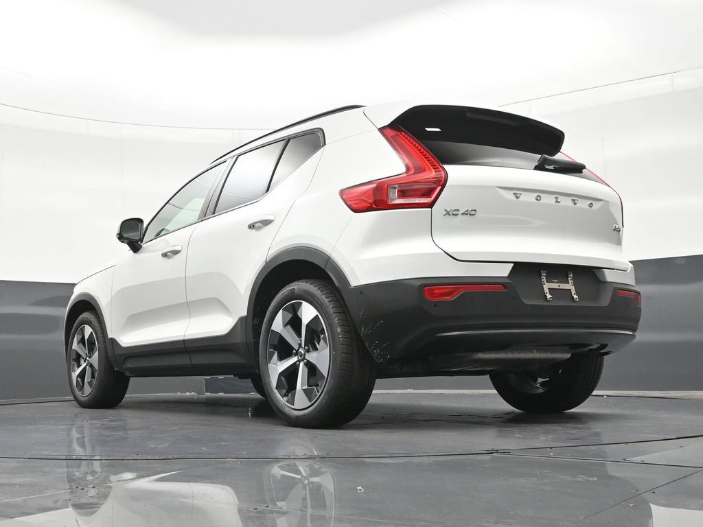 New 2026 Volvo XC40 B5 Plus w/ Protection Package Premier AWD/4WD image 23