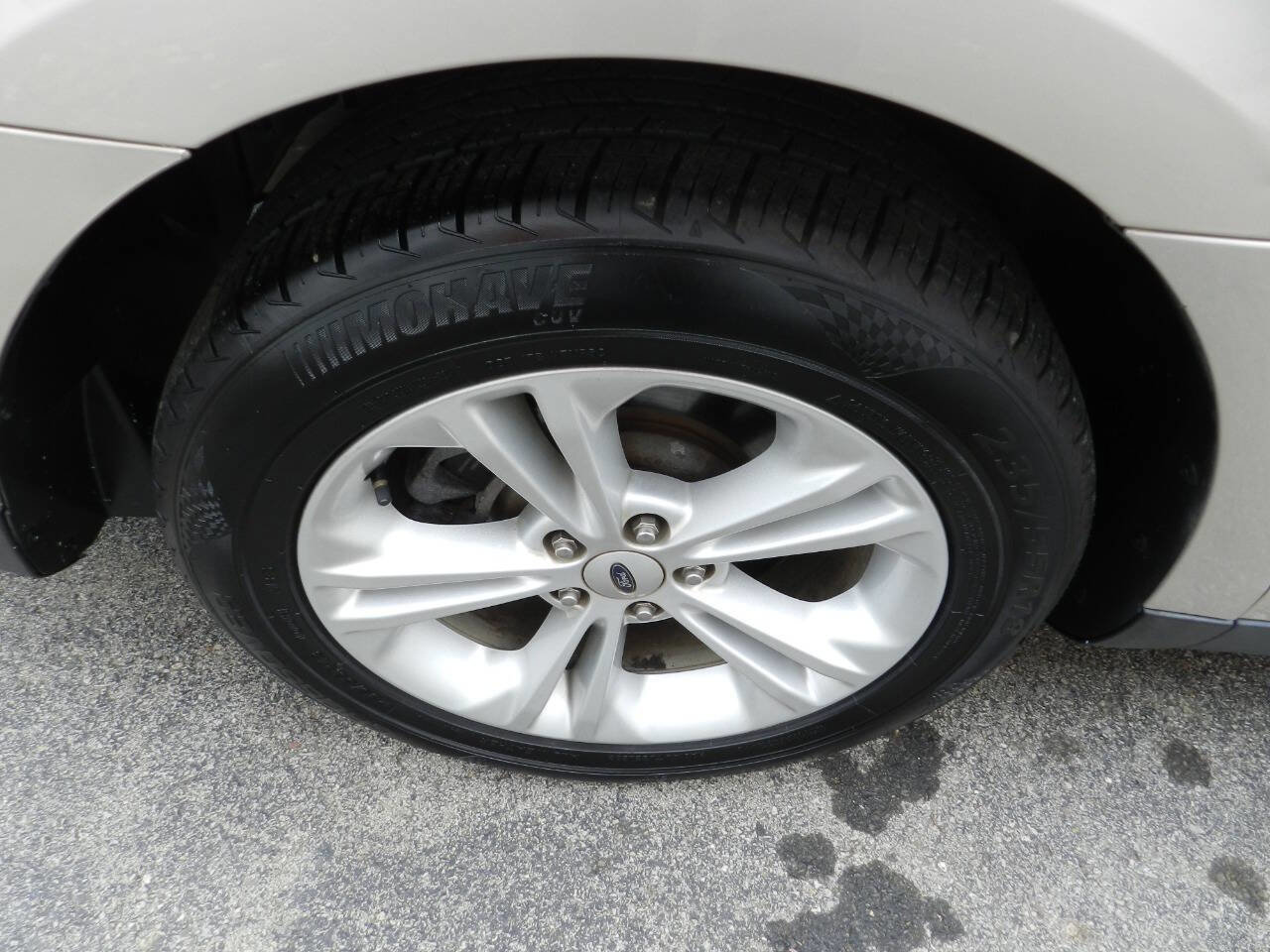 Used 2018 Ford Taurus SE image 19