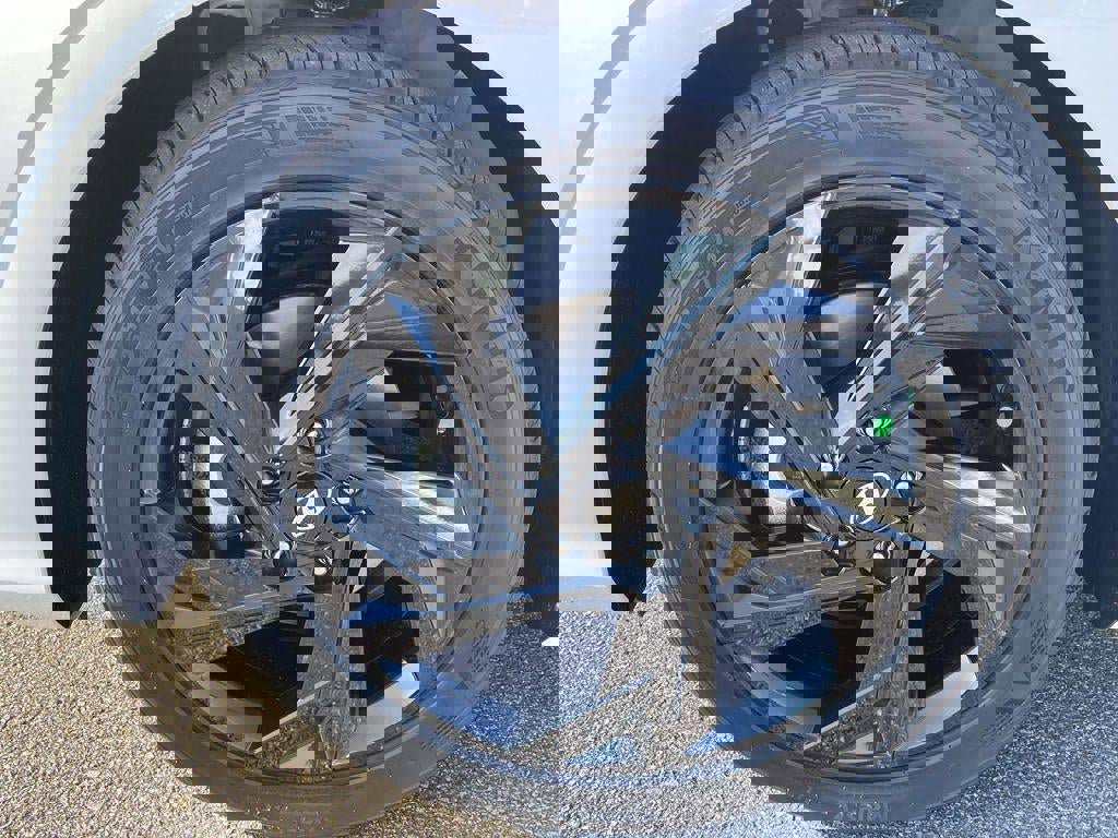 New 2026 Hyundai Elantra Sport image 23