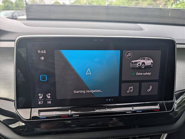 Certified 2024 Volkswagen Atlas Cross Sport SE w/ Panoramic Sunroof Package AWD/4WD image 38