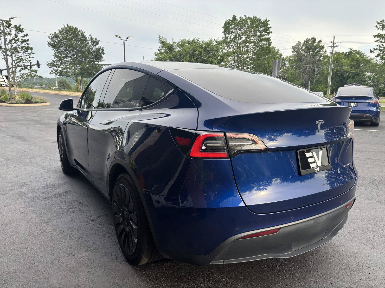 Used 2021 Tesla Model Y Long Range AWD/4WD image 7
