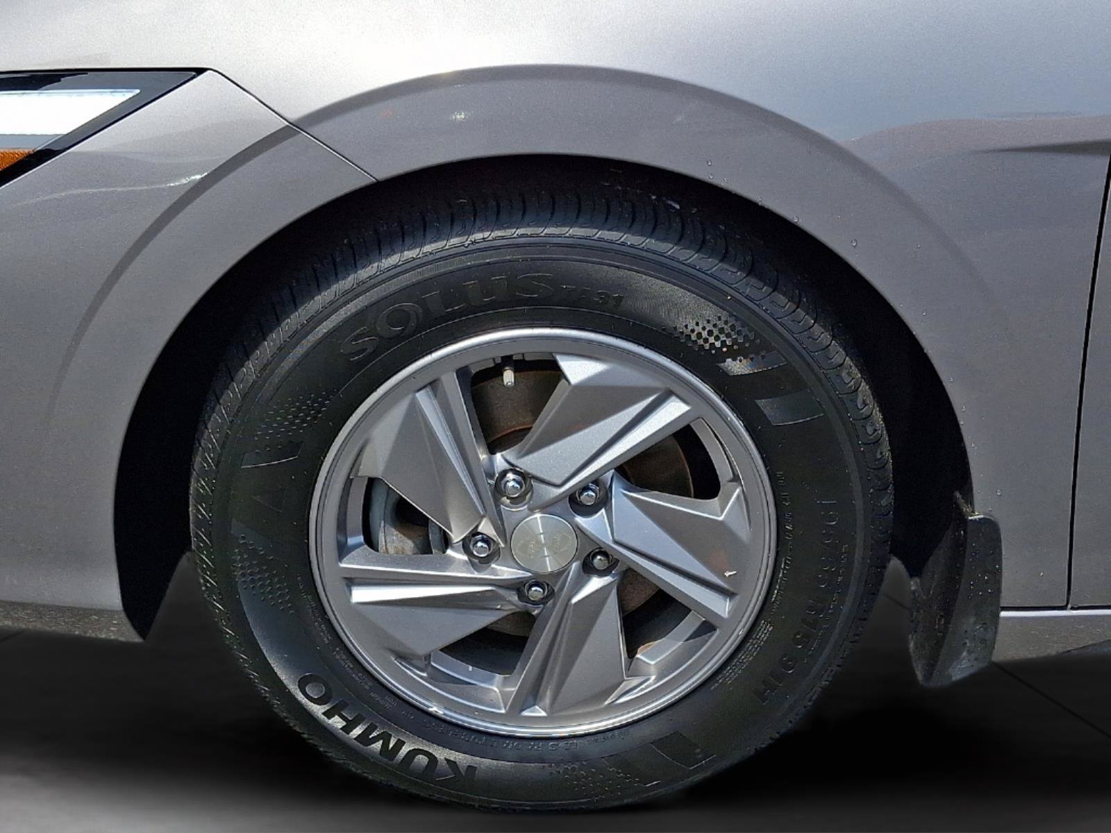 Certified 2024 Hyundai Elantra SE FWD image 27