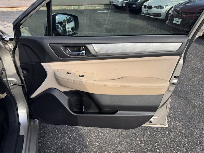 Used 2017 Subaru Legacy 2.5i Premium AWD/4WD image 31