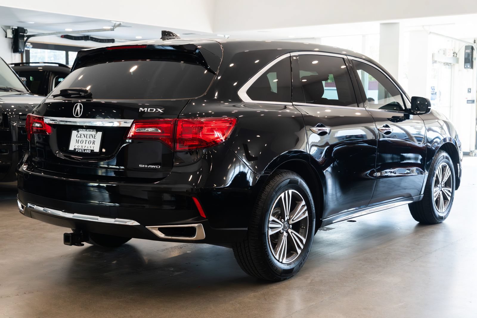 Used 2017 Acura MDX SH-AWD image 4