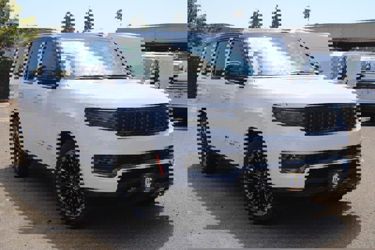 New 2025 Jeep Grand Wagoneer Series III w/ Rear Seat Video Group 1 image 1