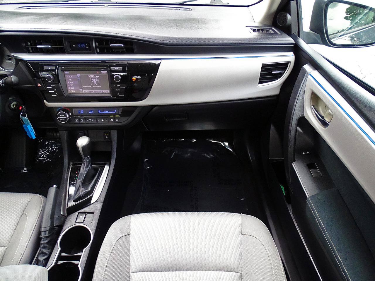 Used 2014 Toyota Corolla LE FWD image 32