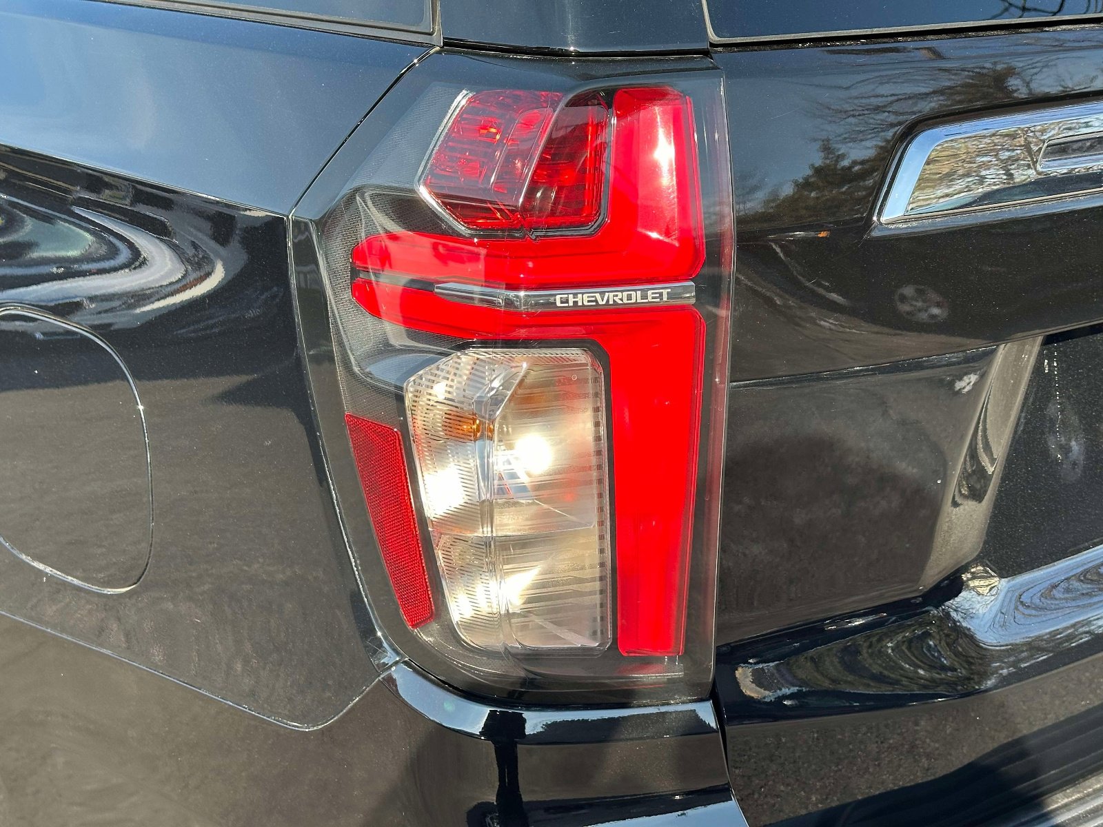 Used 2024 Chevrolet Suburban LT image 9