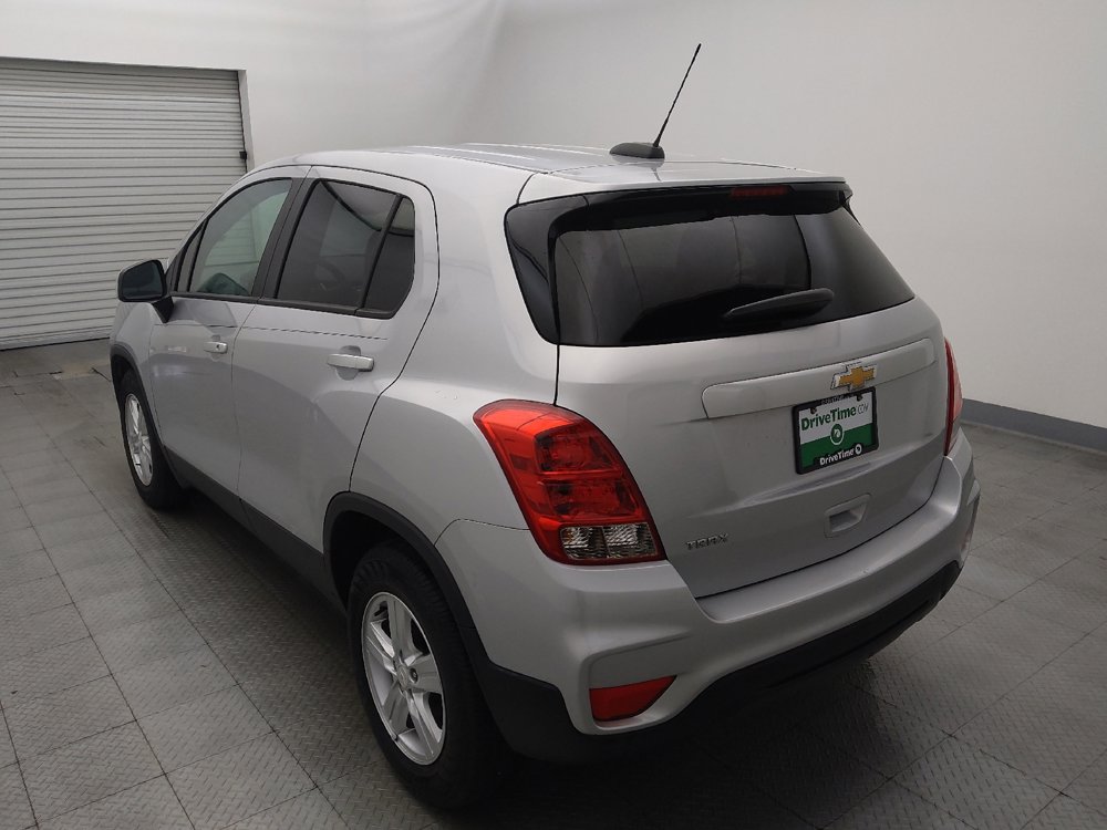 Used 2022 Chevrolet Trax LS w/ Tint and Cruise Package FWD image 5