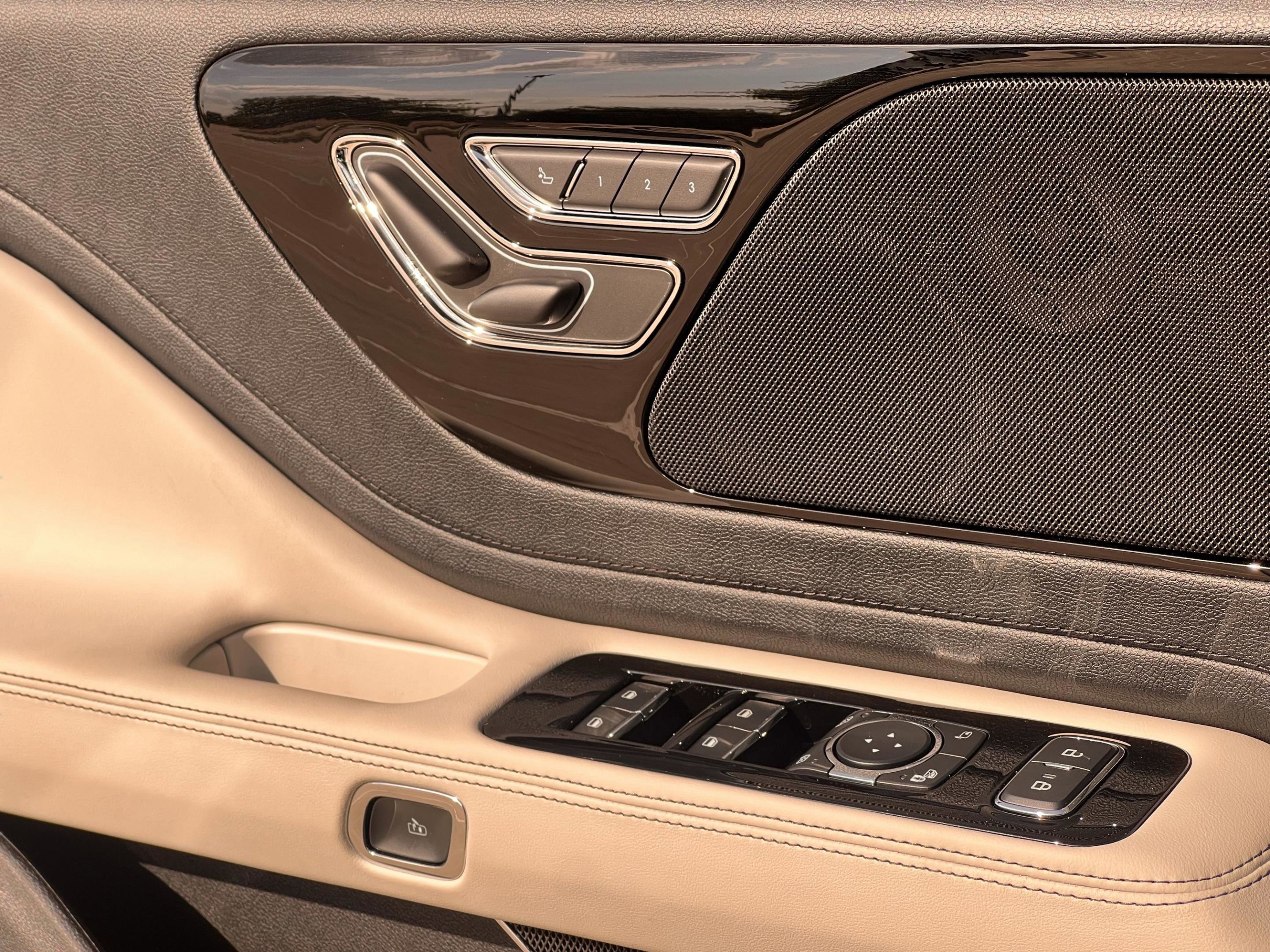 Used 2026 Lincoln Aviator 2WD image 19