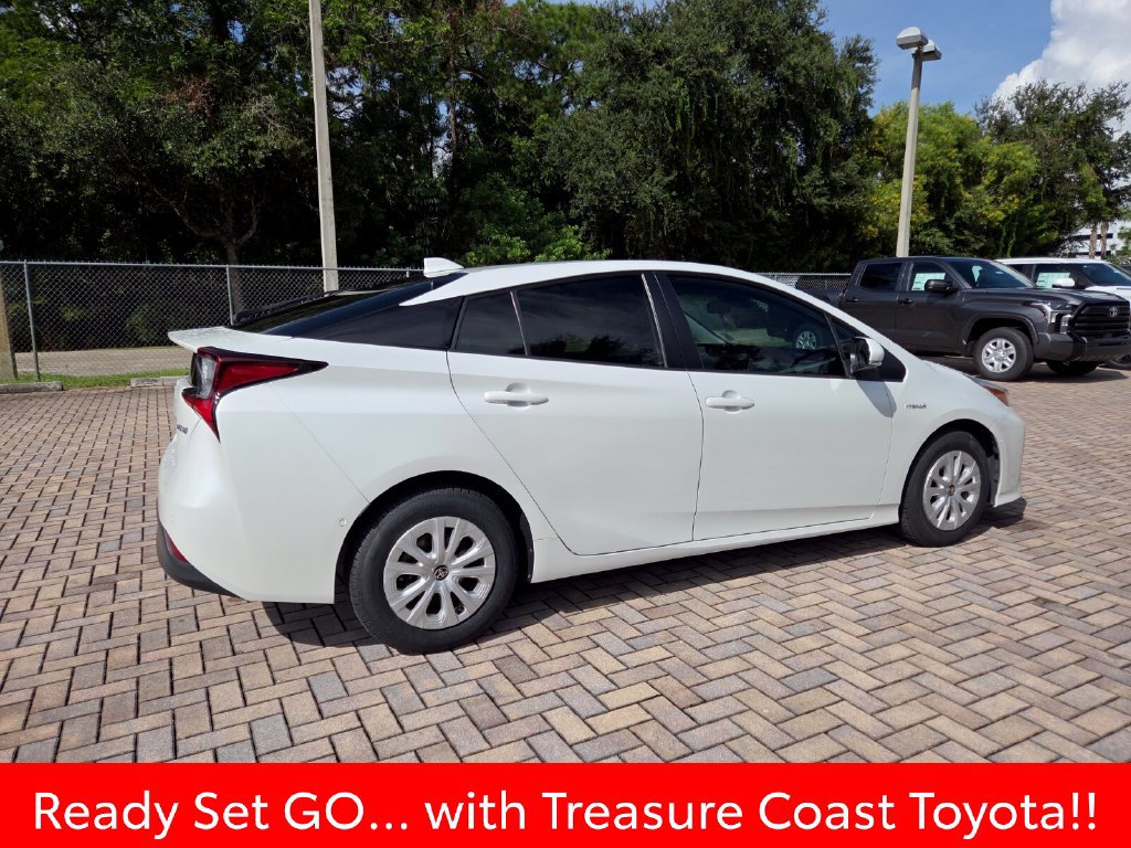 Used 2021 Toyota Prius LE FWD image 12