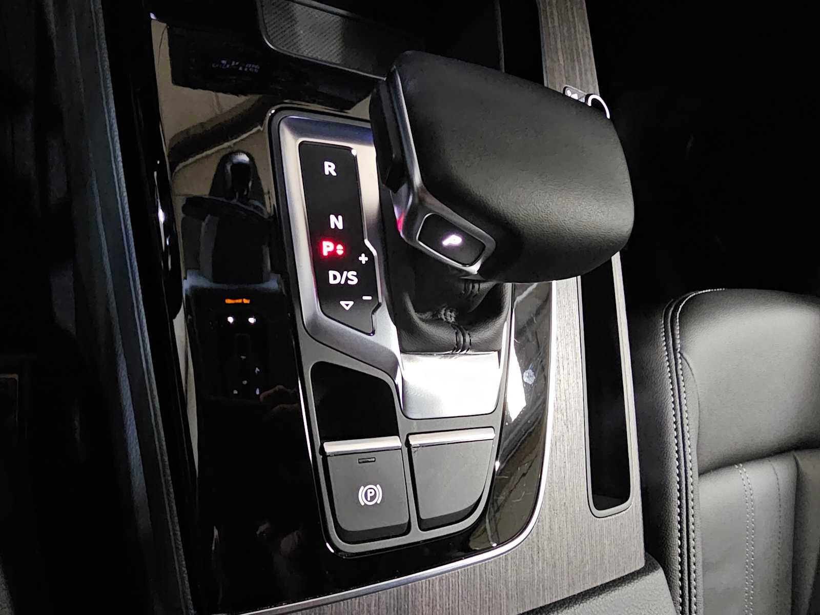 Used 2025 Audi Q5 2.0T Premium w/ Convenience Plus Package image 32