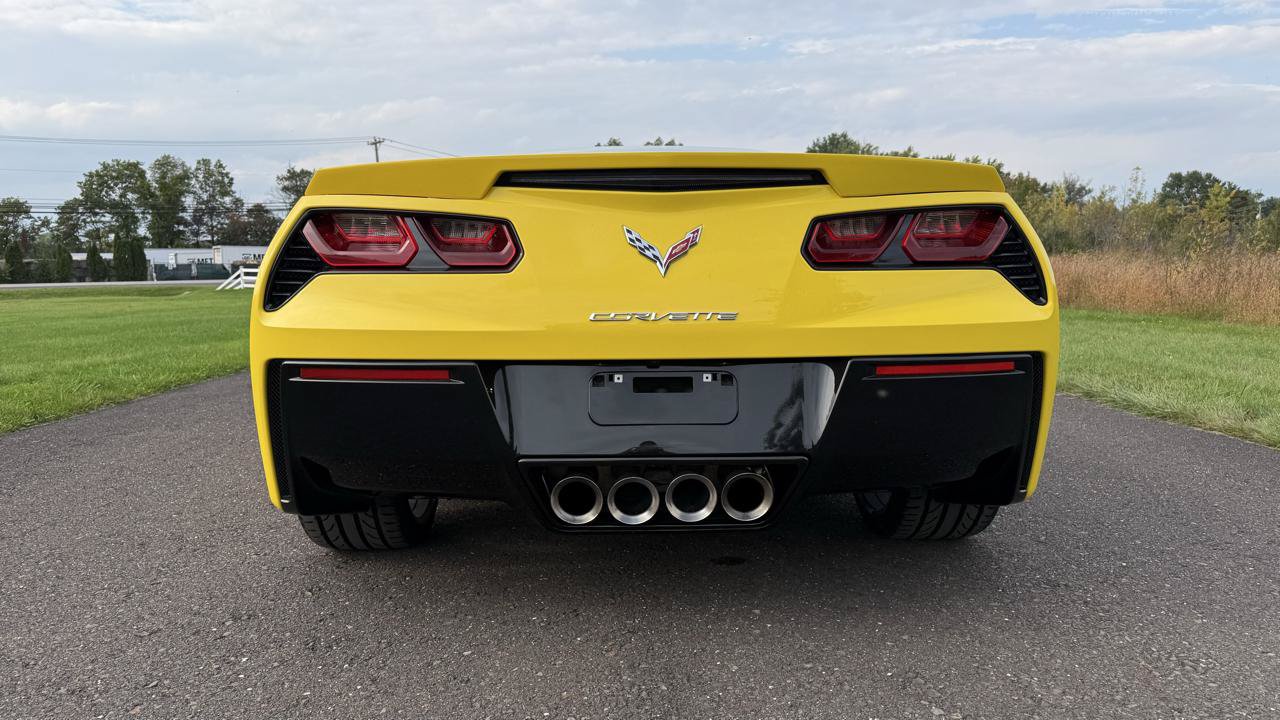 Used 2016 Chevrolet Corvette Stingray Coupe RWD image 8