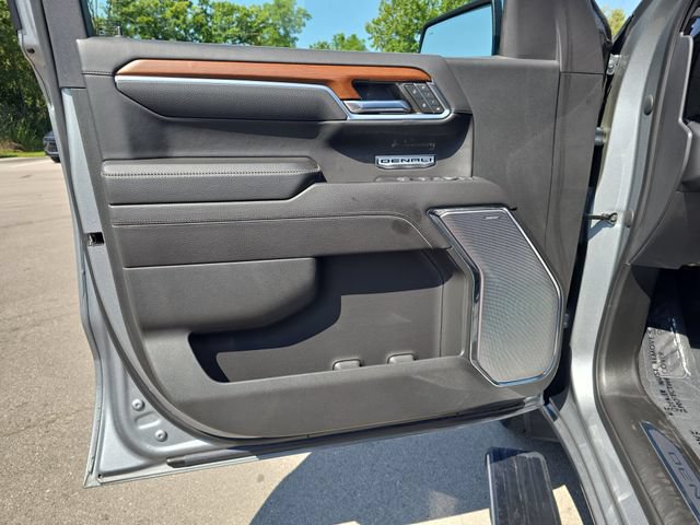Used 2023 GMC Sierra 1500 Denali w/ Denali Reserve Package AWD/4WD image 13